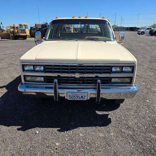 1989 Chevy 3+3 3500 C30 Classic Truck With Factory 454 V8 & A/C Dual Rear Wheels Immaculate Condition Cream Color