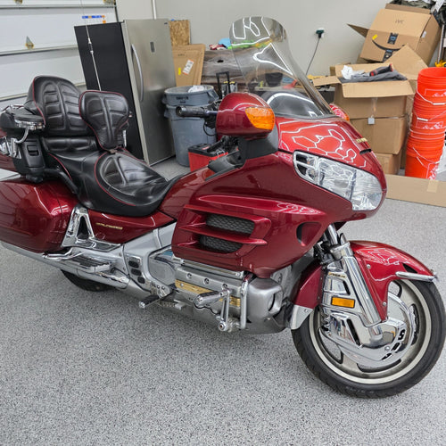 2001 Honda Gold Wing GL1800 Touring Motorcycle W/ Leather Seats & Storage Compartments - Burgundy
